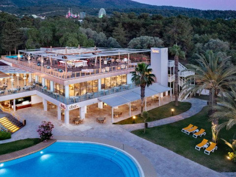 DOUBLETREE BY HILTON ISIL CLUB RESORT