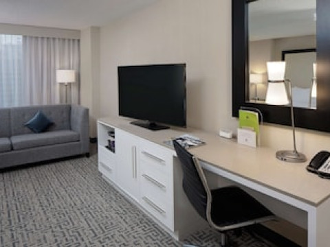 DOUBLETREE BY HILTON CHICAGO - MAGNIFICENT MILE