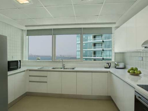 DOUBLETREE BY HILTON DUBAI JUMEIRAH BEACH