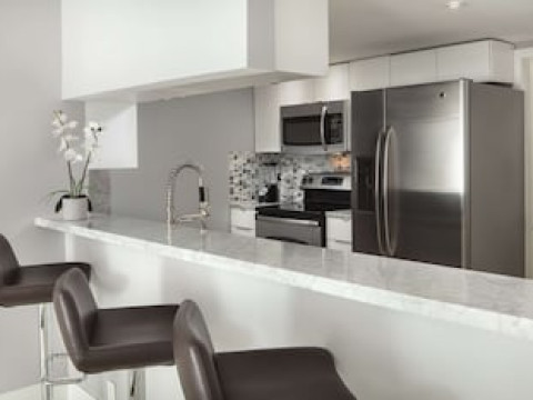 DOUBLETREE BY HILTON GRAND BISCAYNE BAY