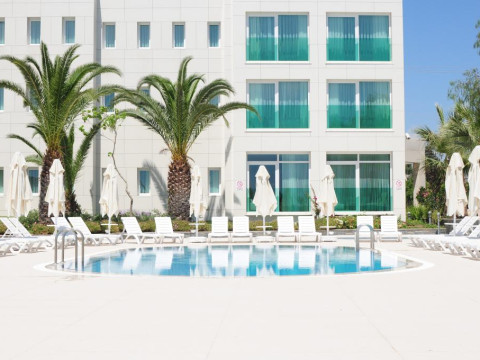 Dragut Point North Hotel