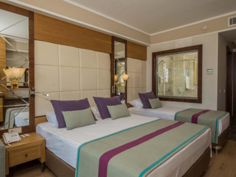 Dream World Aqua Resort