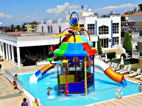 DREAM WORLD FAMILY CLUB