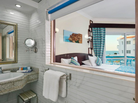 DREAMS BEACH RESORT_