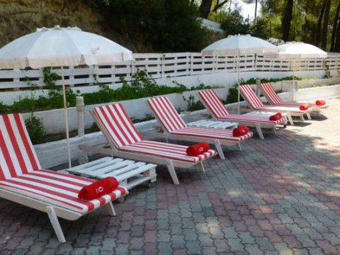 Dryades Hotel