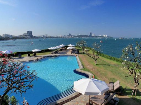 Dusit Thani Pattaya