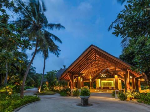 Dusit Thani Resort Maldives