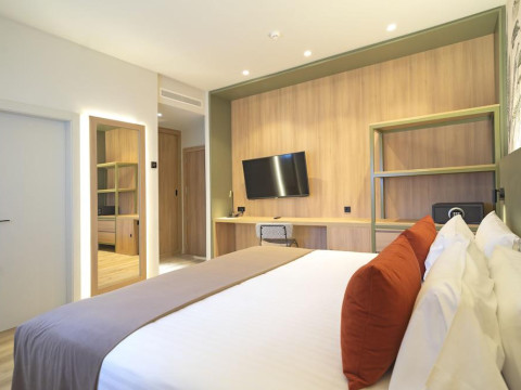 DWO Valencia by Checkin