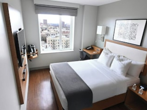EDGE HOTEL