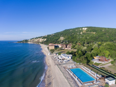 Effect Algara Beach Resort