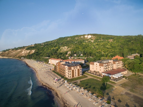 Effect Algara Beach Resort