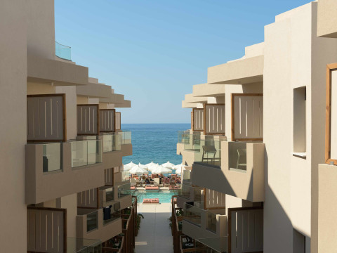 Ekavi Hotel