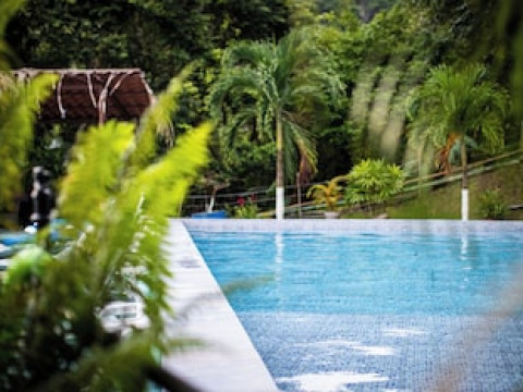 EL FARO BEACH HOTEL