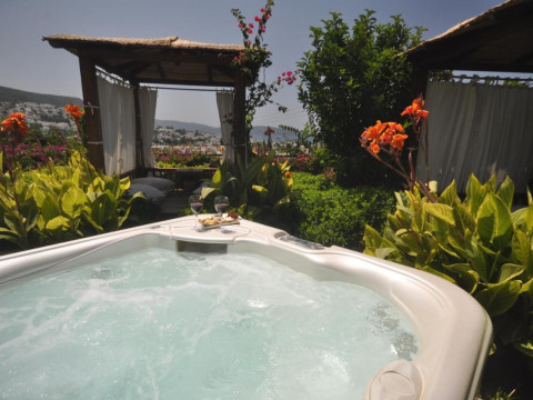 EL VINO HOTEL&SUITES
