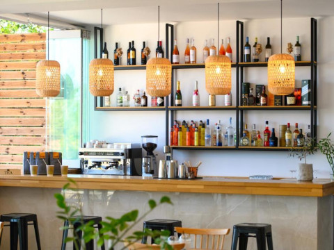 ELEALS BOUTIQUE HOTEL