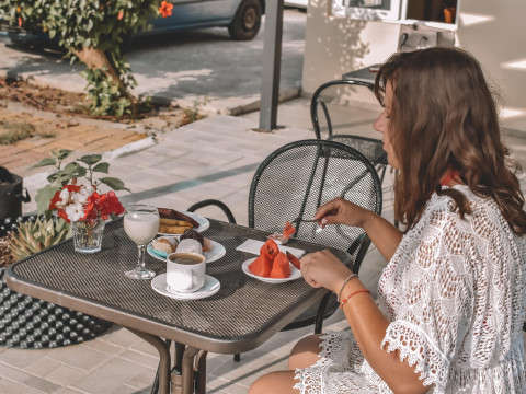 ELEONORA ANISSARAS HOTEL