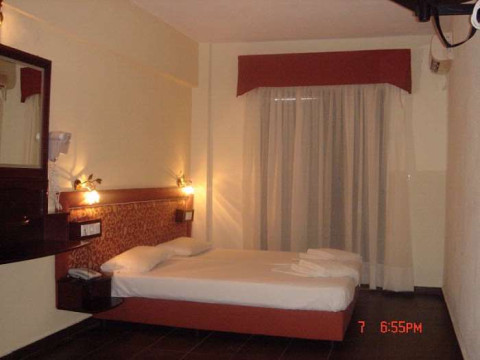 Elinotel Polis