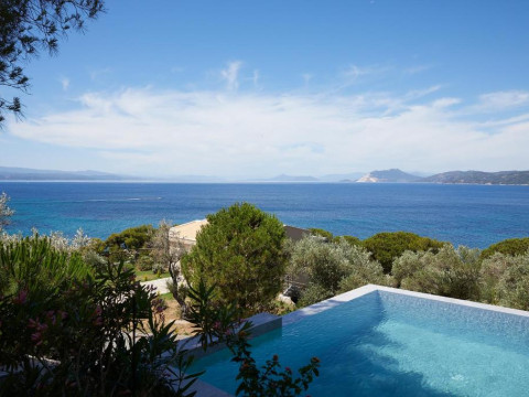 Elivi Skiathos (Koukounaries)