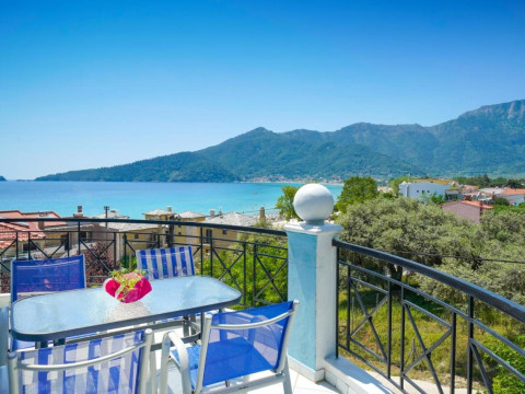 Ellinas Hotel