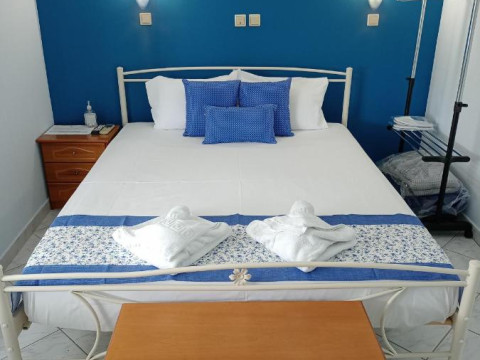 Ellinas Hotel
