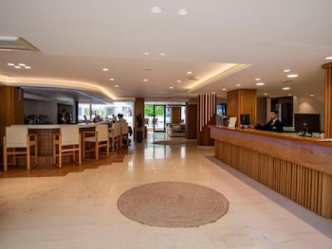 ELMI SUITES BEACH HOTEL
