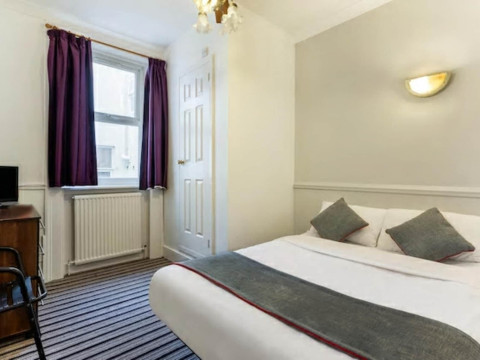 Enrico Hotel