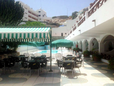 eó Corona Cedral