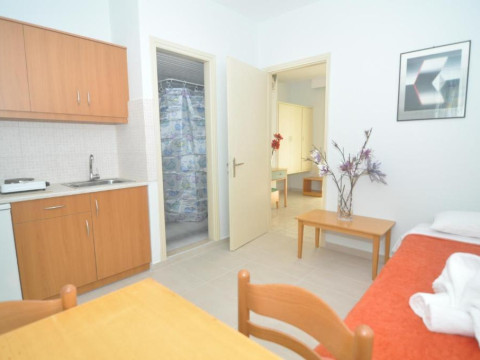Erato Studios and Apartments