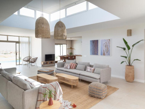 Ereza The White Homes