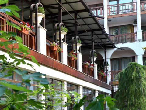 Estreya Residence Hotel and SPA