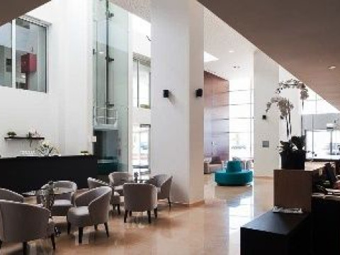Eurostars Oasis Plaza