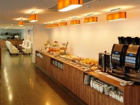Eurostars Oasis Plaza