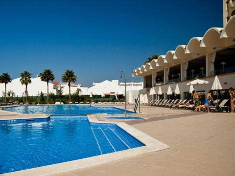 Ozadi Altura Beach Resort