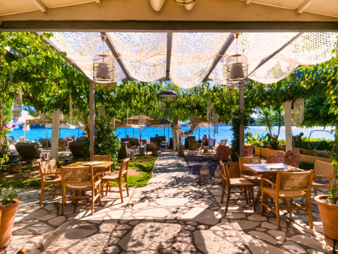 Eva Beach Hotel