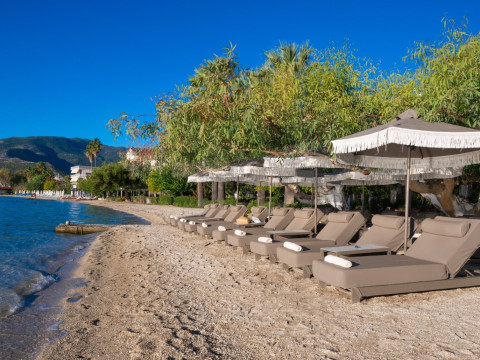 Eva Beach Hotel