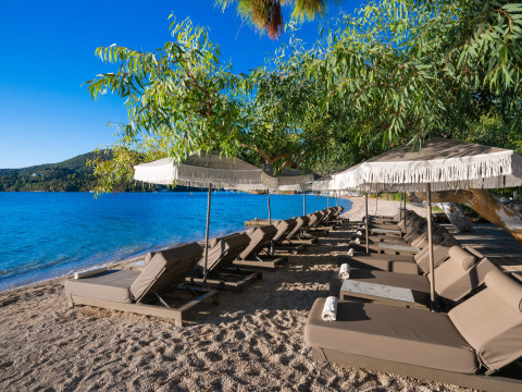 Eva Beach Hotel