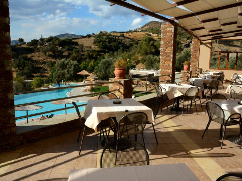 Evia Hotel & Suites
