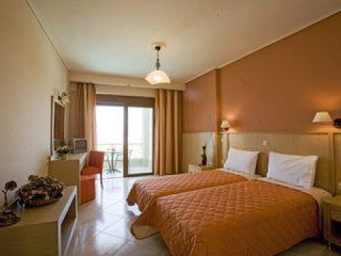 Evia Hotel & Suites