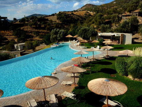 Evia Hotel & Suites