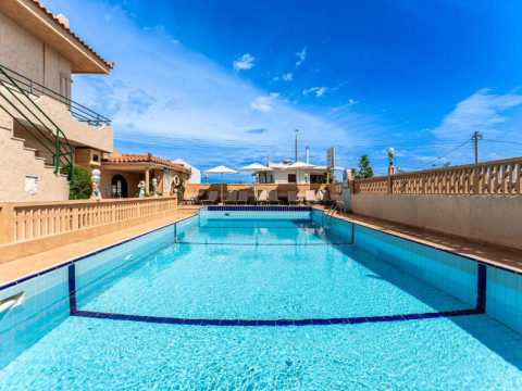 Evina Rooms & Suites