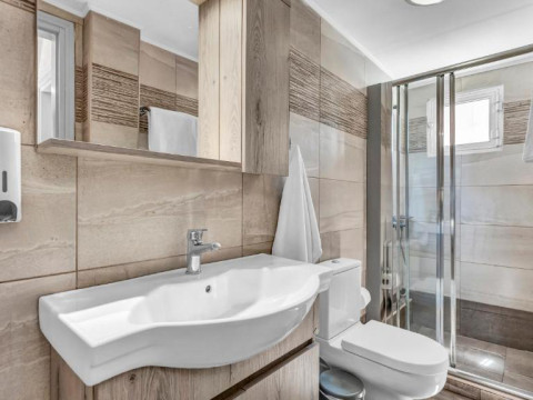 Evina Rooms & Suites