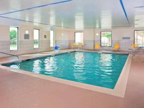 FAIRFIELD INN & SUITES BY MARRIOTT HOUSTON HOBBY AIRPORT.
