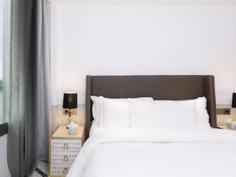 FAIRMONT LA MARINA HOTEL & RESIDENCES