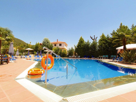 Famissi Eden Hotel