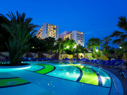 Hotel Fantasia Deluxe