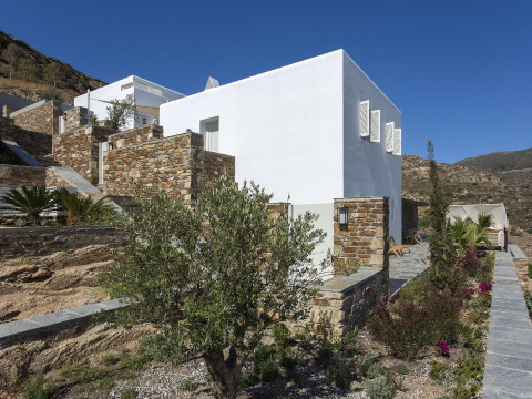 Far Out Hotel & Spa