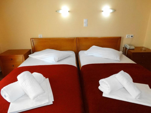 Faros 2 Hotel
