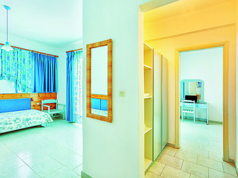 Faros Apartments