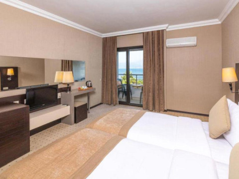 FAROS PREMIUM BEACH