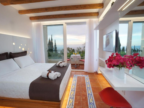 Felix Residence
